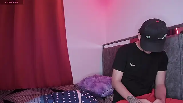 Kitty Hot19 online show from 07/28/26, 04:30