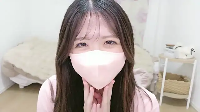 Yuinyaaa online show from 06/20/26, 10:51