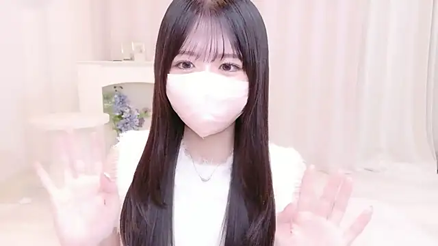 Yuinyaaa online show from 07/05/26, 10:33