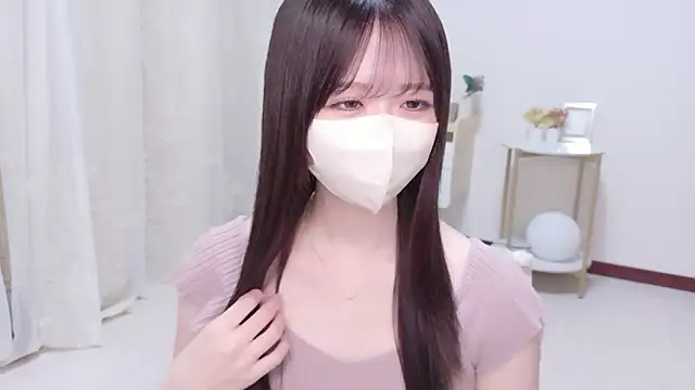 Yuinyaaa online show from 07/18/26, 07:23