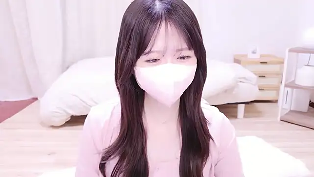 Yuinyaaa online show from 07/19/26, 07:23