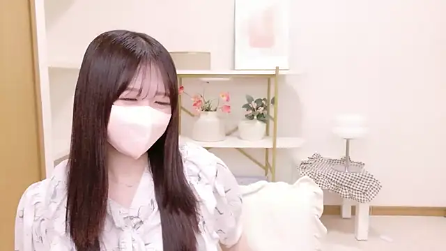 Yuinyaaa online show from 07/22/26, 10:40