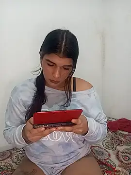 Snapshot of alyxir69 chatting on 07/08/26, 12:37 alyxir69 online show from 07/08/26, 12:37