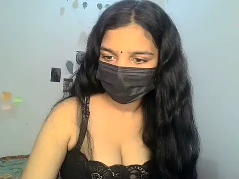 Snapshot of suzan_melly chatting on 05/22/26, 07:26 suzan melly online show from 05/22/26, 07:26