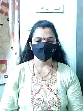Snapshot of Leela_555 chatting on 05/22/26, 12:22 Leela 555 online show from 05/22/26, 12:22