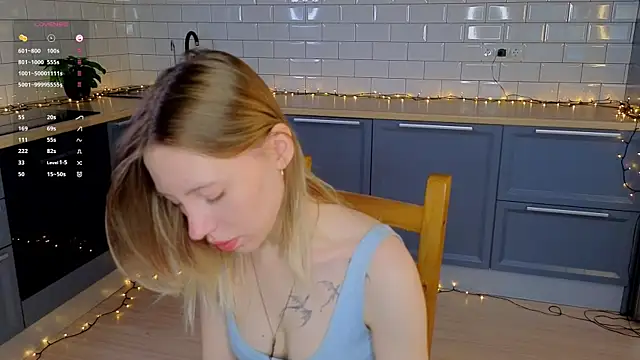 Snapshot of BlondeKelly chatting on 05/23/26, 03:38 BlondeKelly online show from 05/23/26, 03:38