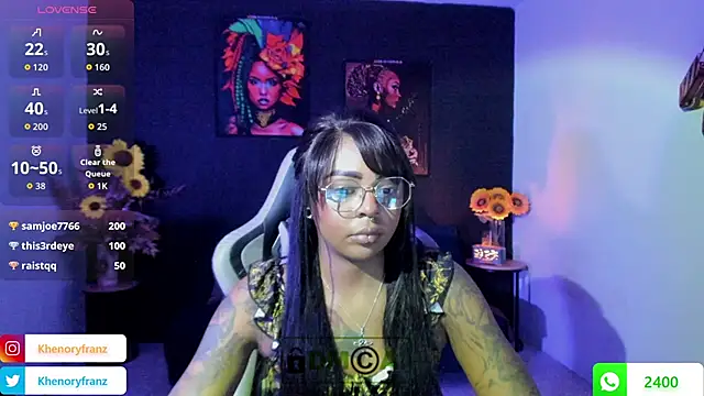 Snapshot of Nefertiti chatting on 10/24/25, 12:41 Nefertiti online show from 10/24/25, 12:41