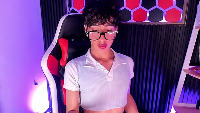 Snapshot of SantyFoxxs chatting on 06/03/26, 03:31 SantyFoxxs online show from 06/03/26, 03:31