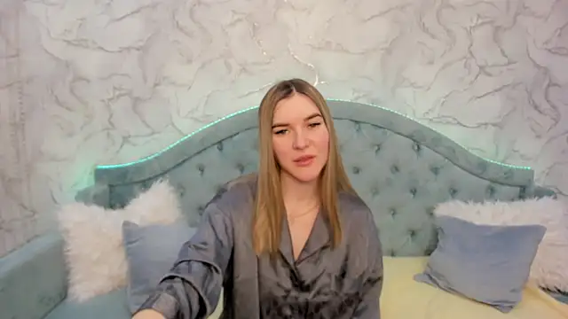 RoxyReignn online show from 05/23/26, 04:29