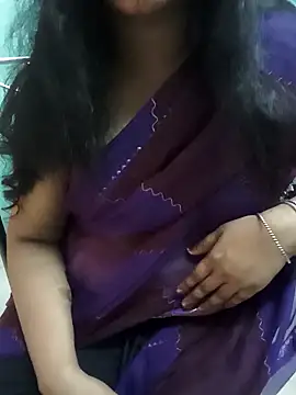 Snapshot of roopa__ chatting on 05/30/26, 08:55 roopa online show from 05/30/26, 08:55
