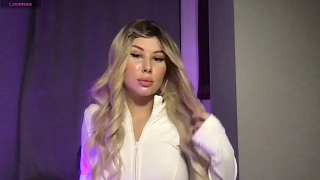 Lili Weiss online show from 06/03/26, 06:13