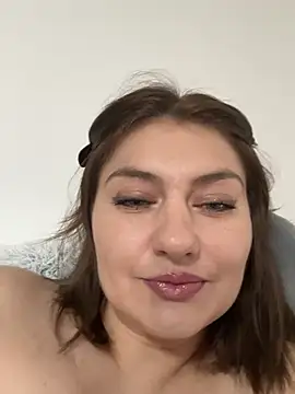 Snapshot of babyella13 chatting on 06/28/26, 03:51 babyella13 online show from 06/28/26, 03:51