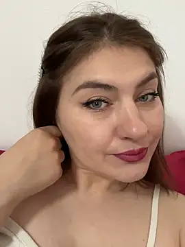 Snapshot of babyella13 chatting on 07/11/26, 11:46 babyella13 online show from 07/11/26, 11:46