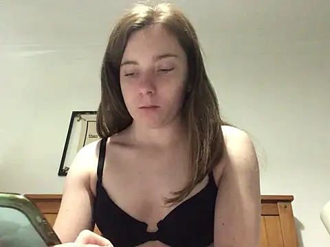 Snapshot of Maisie_01 chatting on 06/10/26, 08:46 Maisie 01 online show from 06/10/26, 08:46