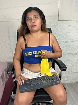 LyraMilano online show from 06/20/26, 12:52