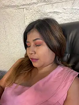 LyraMilano online show from 07/01/26, 12:51