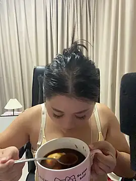 Luckysisi-s online show from 07/08/26, 12:20