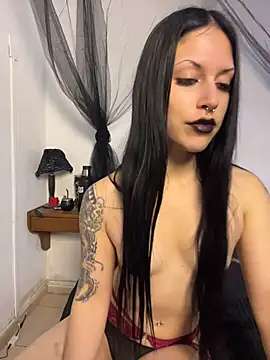 LivKristine online show from 07/01/26, 09:36