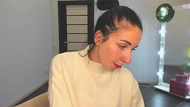 Snapshot of BouncySweety chatting on 12/03/24, 02:27 BouncySweety online show from 12/03/24, 02:27