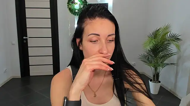 Snapshot of BouncySweety chatting on 12/13/24, 07:43 BouncySweety online show from 12/13/24, 07:43