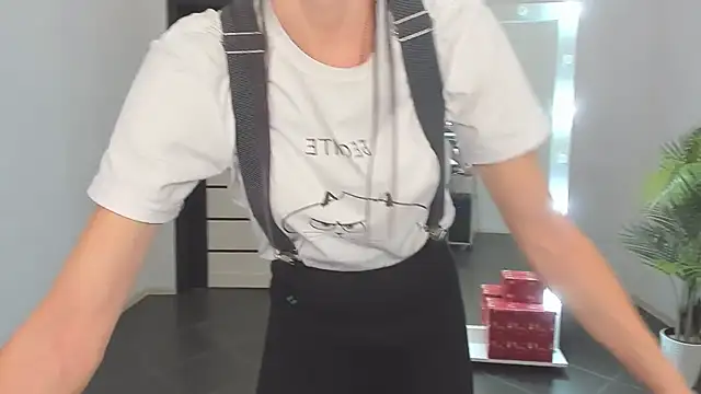 Snapshot of BouncySweety chatting on 12/20/24, 04:14 BouncySweety online show from 12/20/24, 04:14