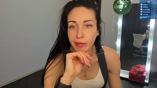 Snapshot of BouncySweety chatting on 01/02/25, 08:17 BouncySweety online show from 01/02/25, 08:17