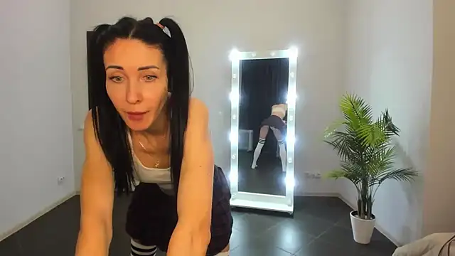 Snapshot of BouncySweety chatting on 03/04/25, 08:24 BouncySweety online show from 03/04/25, 08:24