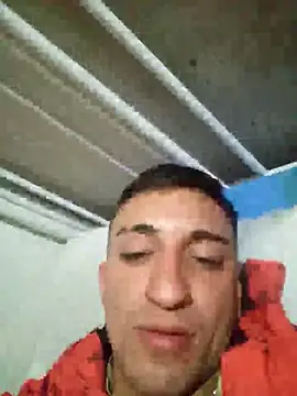 Snapshot of enzobb69 chatting on 05/24/26, 04:28 enzobb69 online show from 05/24/26, 04:28