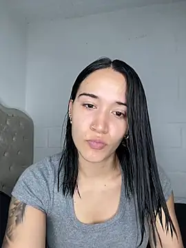 DaniRivers  online show from 07/04/26, 06:58