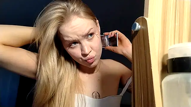 Snapshot of Luna_liss_ chatting on 06/02/26, 12:12 Luna liss online show from 06/02/26, 12:12