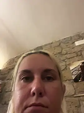 Snapshot of Sofia_beee chatting on 07/02/26, 01:39 Sofia beee online show from 07/02/26, 01:39