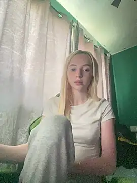Glowing Manny Riah online show from 05/24/26, 05:51