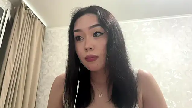LilowNax online show from 05/27/26, 08:39