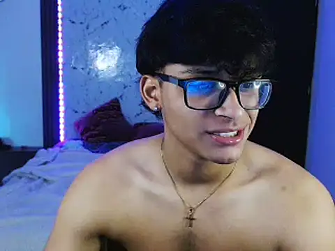 Snapshot of Mr_yisuzz chatting on 06/03/26, 02:33 Mr yisuzz online show from 06/03/26, 02:33