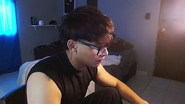 Snapshot of Mr_yisuzz chatting on 07/04/26, 12:22 Mr yisuzz online show from 07/04/26, 12:22