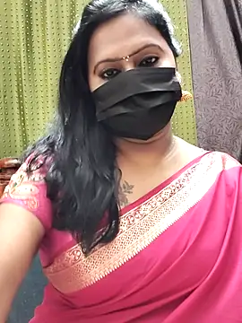 Snapshot of Meera_mia chatting on 07/06/26, 03:03 Meera mia online show from 07/06/26, 03:03