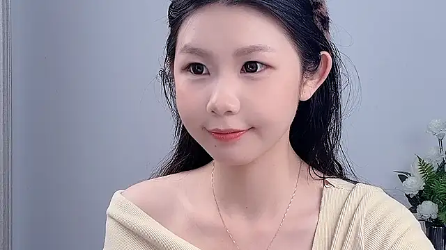 Snapshot of Rose_love69 chatting on 06/05/26, 11:27 Rose love69 online show from 06/05/26, 11:27