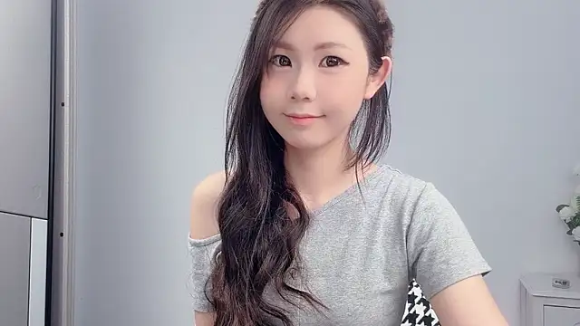 Snapshot of Rose_love69 chatting on 06/18/26, 03:40 Rose love69 online show from 06/18/26, 03:40