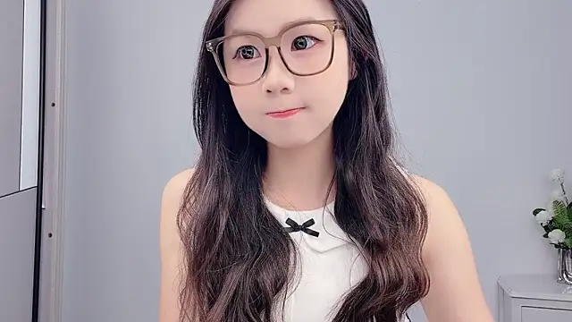 Snapshot of Rose_love69 chatting on 06/25/26, 03:50 Rose love69 online show from 06/25/26, 03:50