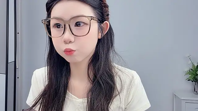 Snapshot of Rose_love69 chatting on 06/28/26, 03:56 Rose love69 online show from 06/28/26, 03:56