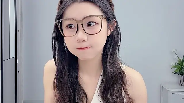 Snapshot of Rose_love69 chatting on 06/29/26, 03:57 Rose love69 online show from 06/29/26, 03:57