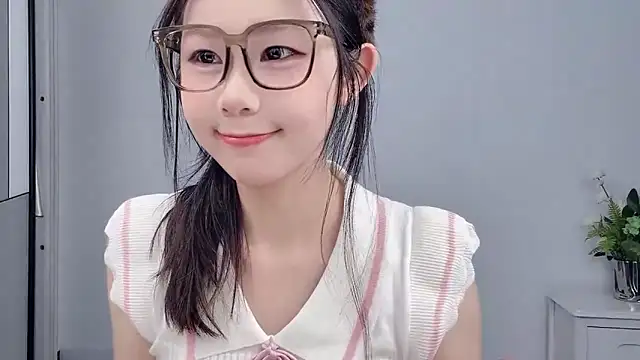 Snapshot of Rose_love69 chatting on 07/01/26, 04:03 Rose love69 online show from 07/01/26, 04:03