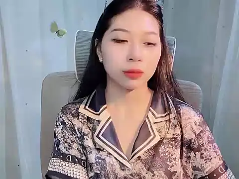 Snapshot of -Naomii_ chatting on 06/23/26, 12:41 -Naomii online show from 06/23/26, 12:41