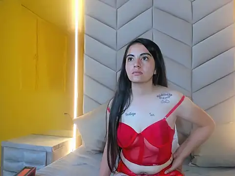 lauraura online show from 05/26/26, 08:21
