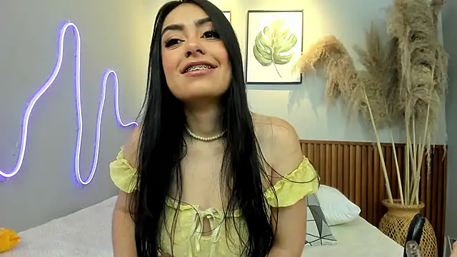CARLA FERRERM online show from 06/05/26, 03:02