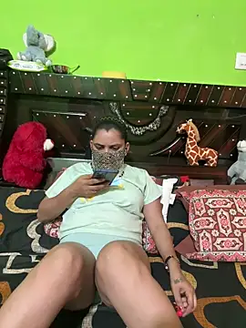 Snapshot of Curvy_shivani chatting on 06/08/26, 03:45 Curvy shivani online show from 06/08/26, 03:45