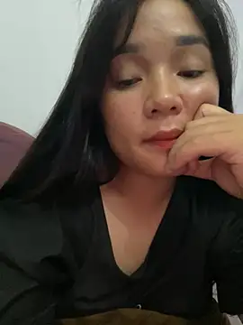 Snapshot of Luna-mi chatting on 05/27/26, 02:25 Luna-mi online show from 05/27/26, 02:25
