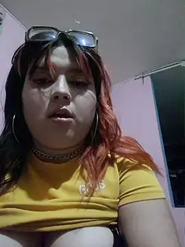 Snapshot of curvy_latina chatting on 07/08/26, 05:12 curvy latina online show from 07/08/26, 05:12