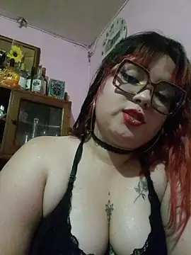 Snapshot of curvy_latina chatting on 07/12/26, 11:51 curvy latina online show from 07/12/26, 11:51