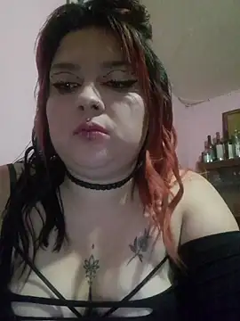 Snapshot of curvy_latina chatting on 07/22/26, 10:34 curvy latina online show from 07/22/26, 10:34